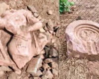 खेत की मेढ़ खोदते ही निकला इतिहास! महासमुंद के बम्हनी में मिलीं 8वीं शताब्दी की प्राचीन मूर्तियां, मंदिर के अवशेष मिलने के संकेत