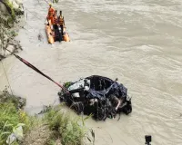 तीस्ता नदी में समाई कार, एक ही परिवार के 4 लोगों की मौत, भारी बारिश और भूस्खलन बना काल