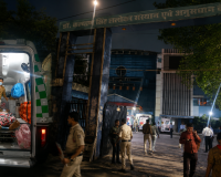 राजधानी में बस्तर के मरीजों की फजीहत 5 एंबुलेंस में आए गंभीर मरीजों को डीकेएस अस्पताल ने भर्ती करने से किया इनकार