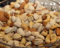 Dry Fruits Side Effects: ज्यादा ड्राई फ्रूट्स खाना पड़ सकता है भारी! आयुर्वेद एक्सपर्ट ने बताए सही सेवन के नियम
