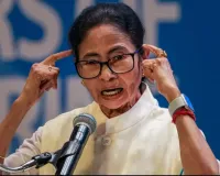 TMC में मचा वित्तीय भूचाल! 440 करोड़ वाले 3 बैंक खाते फ्रीज, पार्टी के अंदरूनी घमासान ने बढ़ाई ममता की मुश्किलें