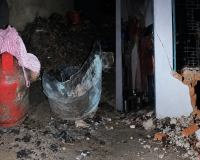 गैस सिलेंडर ब्लास्ट,  3 धमाको से  दहला घर , छत और दीवारे  जमींदोज 