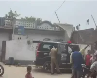 फिरोजाबाद में पुलिस-बदमाश मुठभेड़: रेलवे स्टेशन से भागे दो आरोपियों को पुलिस ने मार गिराया, फायरिंग में दो सिपाही घायल