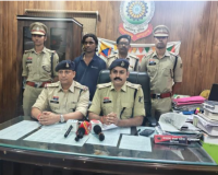 थर्माकोल पेपर कटर से युवक पर जानलेवा हमला, आरोपी गिरफ्तार