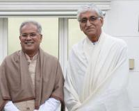 बघेल  के घर अचानक पहुंचे सिंहदेव, क्या पीसीसी चीफ की कुर्सी के लिए खत्म हो रही अदावत?