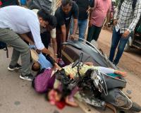 BREAKING: NH-53 पर दर्दनाक सड़क हादसा, ट्रैक्टर से टकराई स्कूटी; दो महिलाओं और दो मासूमों की मौत, एक बच्चा गंभीर