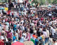 Darbhanga Protest: कटिहार के बाद दरभंगा में भी बवाल, छात्रों के प्रदर्शन में पथराव; नगर SP घायल, पुलिस ने किया लाठीचार्ज, छोड़े आंसू गैस के गोले