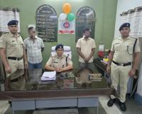 बैकुंठपुर से बनारस तक फैले टिकट दलाली नेटवर्क का भंडाफोड़, तीन आरोपी गिरफ्तार