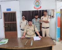 शराब दुकान के पास युवक की चाकू मारकर हत्या, एक आरोपी और अपचारी बालक गिरफ्तार