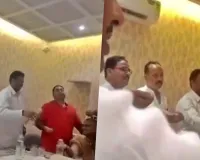 ‘अवैध कमाई आएगी तो बराबर बांटेंगे’… गंगाजल लेकर पार्षदों की शपथ का VIDEO वायरल, मचा बवाल