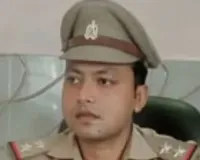 जिस पर सुरक्षा की जिम्मेदारी, उसी पर गंभीर आरोप! मेरठ में छात्रा को शादी का झांसा देकर दुष्कर्म, दारोगा फरार