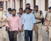 Dhamtari Triple Murder Verdict: तीन हत्याओं पर कोर्ट का बड़ा फैसला, 5 दोषियों को उम्रकैद; सजा के बाद आरोपियों पर बरसीं चप्पलें