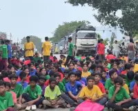 ‘पहले हमारी सुनो, फिर हटेंगे’… एकलव्य स्कूल में बढ़ता विवाद! महीने में तीसरी बार छात्रों का प्रदर्शन, कोरबा-कटघोरा मार्ग ठप