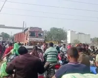 गोरखपुर रेलवे फाटक बना ‘जाम का जाल’! एंबुलेंस अटकी तो भड़का आक्रोश, उठी अंडरब्रिज की मांग