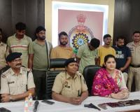 बुरखे में लूट की साजिश, पिस्टल तानकर रेलवे कर्मचारी से लूट और घर में डकैती का खुलासा, 6 आरोपी गिरफ्तार
