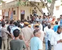 आमेर में टूरिस्ट गाइड की चाकू मारकर हत्या, मौत के बाद फूटा लोगों का गुस्सा; बाजार बंद कर सड़क पर उतरे स्थानीय लोग