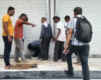 चिल्हाटी और अशोक नगर में अवैध प्लाटिंग पर कार्रवाई, बिना पार्किंग की तीन दुकानें सील, मोपका में तीन मकानों का अगला हिस्सा तोड़ा