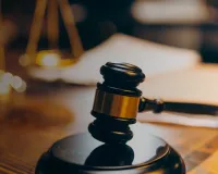 बिना बीमा वाली पुलिस की गाड़ी ने ली थी दो युवकों की जान: 43 लाख का मुआवजा नहीं चुकाने पर अब DGP और कोरबा SP कार्यालय की संपत्ति कुर्क करने के आदेश 