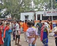 पुलिस हिरासत में युवक की मौत, परिजनों ने किया थाने का घेराव, लगाया मारपीट का आरोप, एक आरक्षक निलंबित
