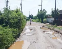 धमतरी में सड़क की बदहाली से ग्रामीण हलाकान, सोरिद-बागतराई मार्ग पर हर दिन हादसे का खतरा