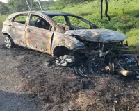 डोंगरगढ़ में तड़के बड़ा सड़क हादसा: टक्कर के बाद कार में लगी भीषण आग, स्कूटी भी जली; वाहन मालिक की तलाश
