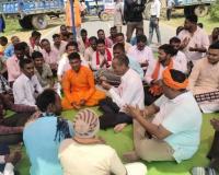 व्याख्याता का छात्राओं से गलत संबंध और धर्मांतरण के आरोपों पर मचा बवाल, आंदोलनकारियों का अनिश्चितकालीन धरना