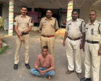 इवनिंग वॉक पर निकले प्रोफेसर का चाकू की नोक पर अपहरण, महिला के खाते में ट्रांसफर कराए 1 लाख