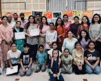 वारली कला के रंगों में सजी रेल क्लब, बच्चों से लेकर बड़ों तक ने दिखाई रचनात्मक प्रतिभा, नई पीढ़ी ने सीखी पारंपरिक कला