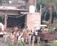Ujjain News: उज्जैन में पुलिस टीम पर लाठी-पत्थरों से हमला! SI की वर्दी फाड़ी, पांच पुलिसकर्मी घायल