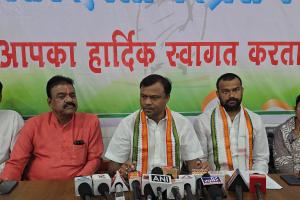 बस्तर की बहुमूल्य खदानों को मित्रों को सौंप रही डबल इंजन की सरकार - दीपक बैज