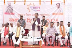  सीएम साय के सुशासन तिहार में उठा विवाद, एसडीएम पर आदिवासी सरपंच से जबरन व्यवस्था कराने का आरोप...