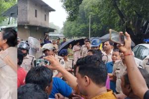 CG News: रायगढ़ में कोयला खदान के लिए जंगल की कटाई का विरोध, ग्रामीणों को समर्थन देने पहुंची कांग्रेस विधायक गिरफ्तार
