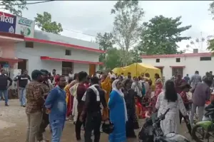 बिलासपुर में धर्मांतरण पर जबरदस्त हंगामा, आपस में भिड़े 2 समुदाय, हिंदूवादी संगठन बोले- प्रार्थना सभा की आड़ में ब्रेनवॉश 