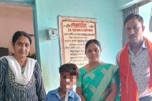 राजिम के एक स्कूल में चाकू लेकर पहुंचा छात्र, पहले बच्चों को डराया, फिर शिक्षिका को दी जान से मारने की धमकी, मचा हड़कंप, BEO ने.... 