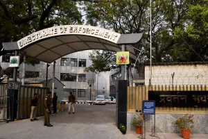 ED की रेड में ममता के MLA ने दीवार फांदकर किया फरार होने का प्रयास, नाले में फेंका फोन, फिर यूं हुए अरेस्ट