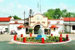 कांकेर के पूर्व आदिवासी नेता जीवन ठाकुर की रायपुर सेंट्रल जेल में निधन, जेल प्रशासन पर हत्या का आरोप