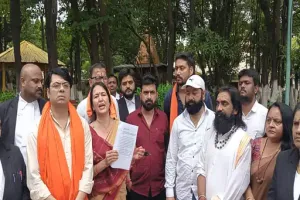 AI और क्यूटनेस में उलझा श्रद्धा का स्वरूप, गणपति का 'कार्टून अवतार' बना विवाद की जड़, हिंदू समाज ने जताया विरोध, कहा- तुरंत मुर्तियों का हो विसर्जन