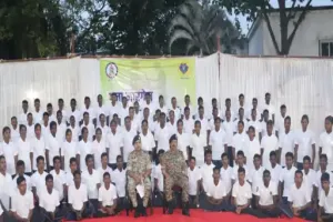 अमित शाह के दौरे से पहले नक्सल मोर्चे पर बड़ी सफलता: करोड़ों के इनामी नक्सलियों ने किया आत्मसमर्पण 