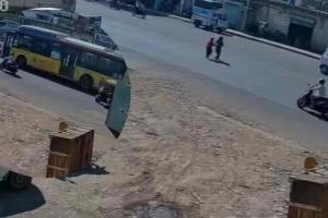 महाराष्ट्र में दिल दहला देने वाली घटना: तेज रफ्तार ई-बस ने 9 साल की मासूम को कुचला, बहन गंभीर घायल