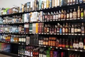 शराब प्रेमियों के लिए अपडेट: मॉल और स्टेशन में खुलेंगी प्रीमियम शराब की दुकानें