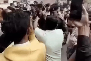 CAF भर्ती पर बवाल: गृहमंत्री निवास घेरने पहुंचे कैंडिडेट्स, पुलिस से हुई तीखी झड़प