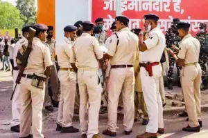 बिहार में कानून-व्यवस्था पर सवाल: 24 घंटे में दूसरी बार जहानाबाद पुलिस पर हमला, अवैध शराब माफिया का हिंसक तांडव