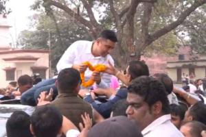 शराब घोटाले में रिहा होने के बाद चैतन्य बघेल की रॉयल स्टंटबाजी, ट्रैफिक नियमो की जमकर उड़ी धज्जियां 