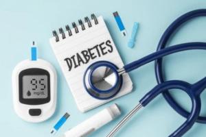 डायबिटीज के आर्थिक बोझ तले दब रहा भारत, डॉक्टर बोले- फास्ट फूड और सुस्ती बन रही है वजह