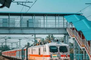 यात्रियों की यात्रा को राहत और सुविधाजनक बनाने इंदौर - बिलासपुर एक्सप्रेस के कोचों में किया जाएगा बदलाव