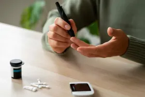 हाई ब्लड शुगर बढ़ा देता है हार्ट अटैक का खतरा, प्रीडायबिटीक स्टेज में कैसे रखें दिल की सेहत का ख्याल?