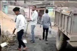 माहापौर के ही वार्ड में ही हो रहा था गुणवत्ताविहिन सड़क निर्माण, विरोध के बाद फिर से बनाने की प्रक्रिया 