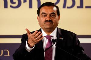 अमेरिका में बढ़ीं अदाणी की मुश्किलें, जांच और आरोपों की आंच से शेयरों में तेज गिरावट