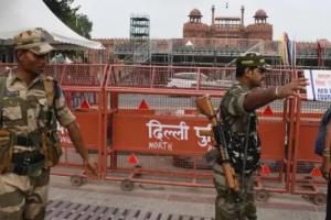 दिल्ली में हाई अलर्ट: लाल किला और चांदनी चौक के आसपास कड़ी सुरक्षा, आतंकी साजिश के मिले इनपुट