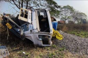 ओडिशा के झारसुगुड़ा में भीषण सड़क हादसा: 5 पुलिसकर्मियों की मौत, 3 गंभीर घायल